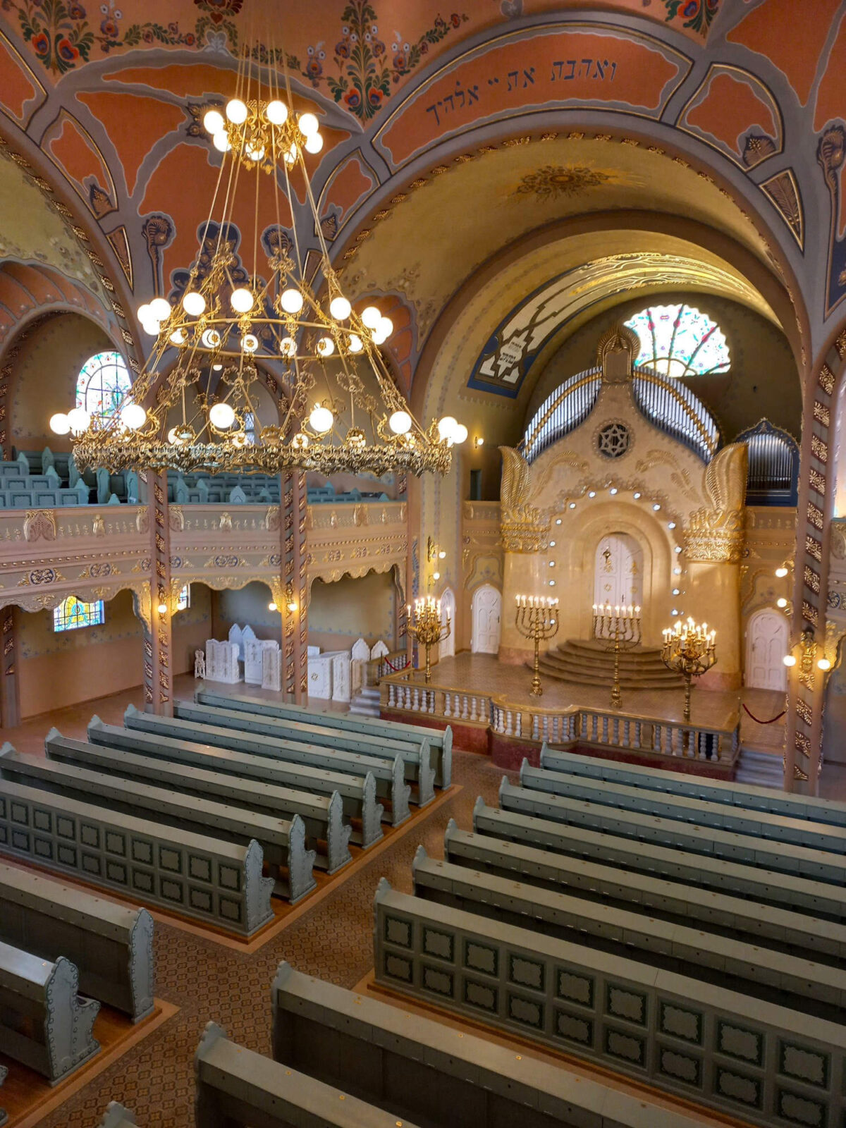 Broken Palaces And Lakeside Orgies: Local In Subotica
